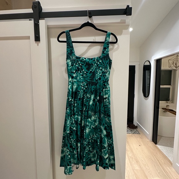 Size US8 for and flare green Zara dress - Picture 2 of 2